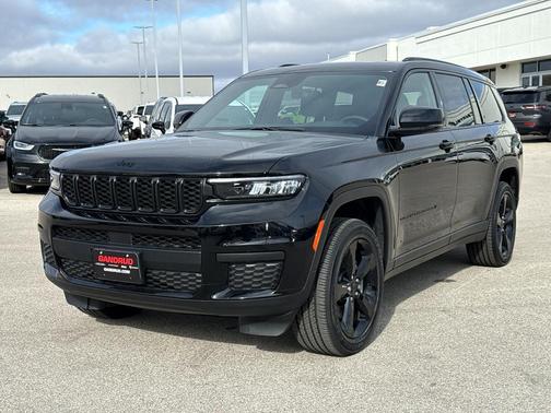 Diamond Black 2025 Jeep Grand Cherokee L Laredo