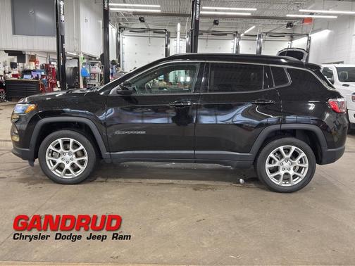 2023 Jeep Compass Latitude Lux