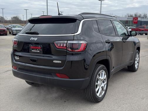 2023 Jeep Compass Latitude Lux