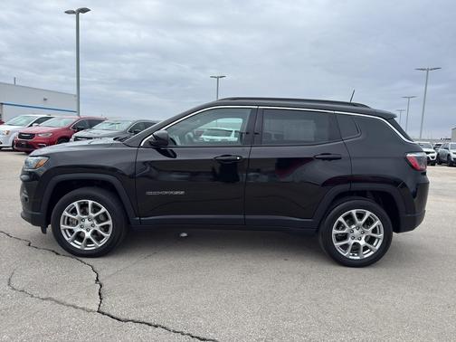 2023 Jeep Compass Latitude Lux