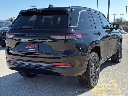 Diamond Black 2026 Jeep Grand Cherokee Summit
