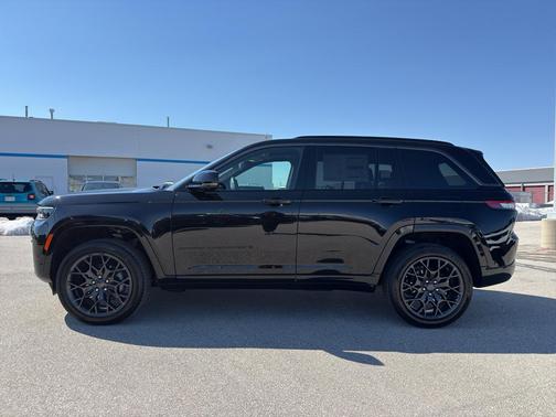 Diamond Black 2026 Jeep Grand Cherokee Summit