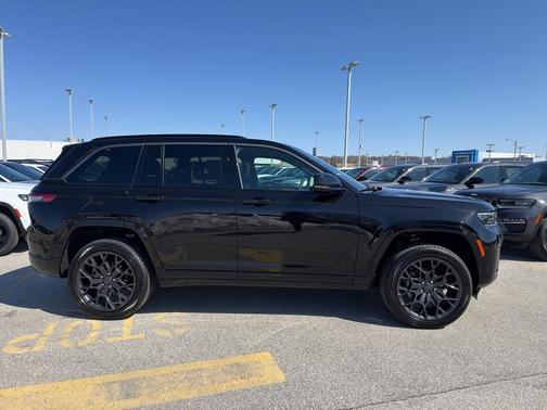Diamond Black 2026 Jeep Grand Cherokee Summit