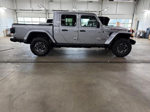 Billet Silver Metallic Clearcoat 2021 Jeep Gladiator Mojave