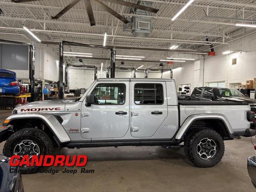 Billet Silver Metallic Clearcoat 2021 Jeep Gladiator Mojave