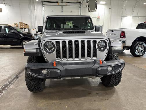 Billet Silver Metallic Clearcoat 2021 Jeep Gladiator Mojave