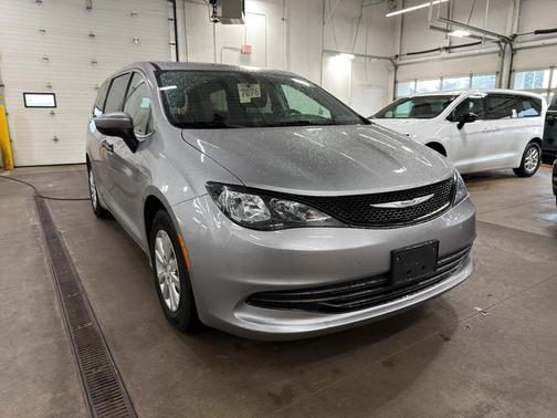 Billet Silver Metallic Clearcoat 2019 Chrysler Pacifica L