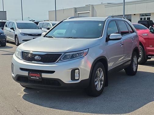 Bright Silver 2014 Kia Sorento LX