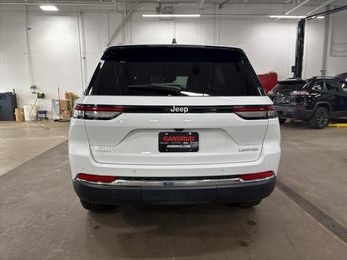 Bright White Clearcoat 2025 Jeep Grand Cherokee Limited