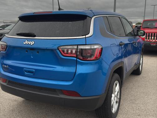 2023 Jeep Compass Sport