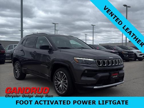 Granite Crystal Clearcoat Metallic 2023 Jeep Compass Limited