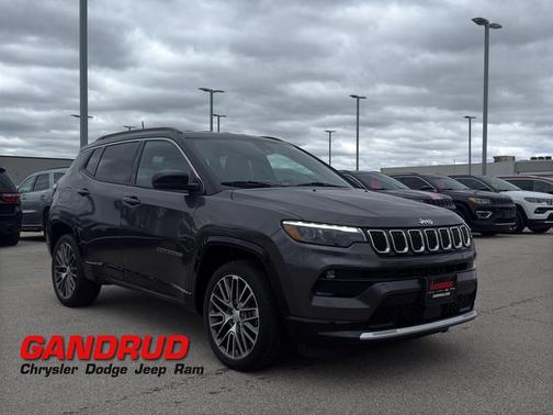 Granite Crystal Clearcoat Metallic 2023 Jeep Compass Limited