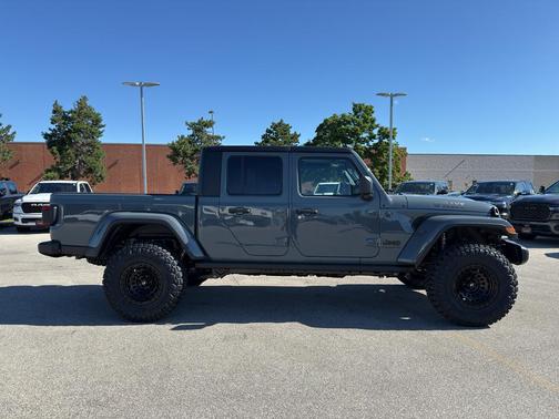2025 Jeep Gladiator Sport