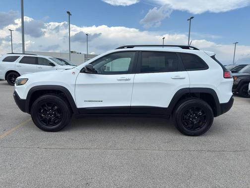 2022 Jeep Cherokee Trailhawk
