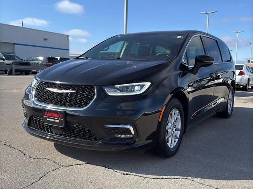 2024 Chrysler Pacifica Touring-L