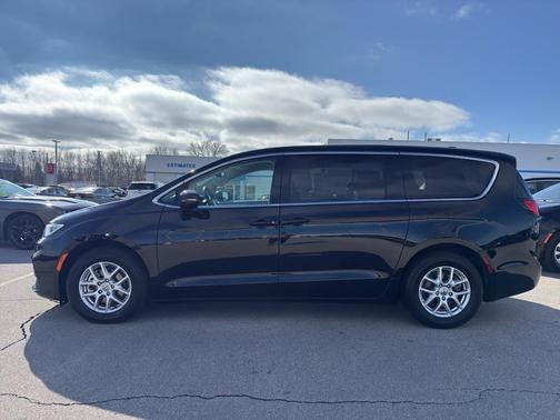 2024 Chrysler Pacifica Touring-L