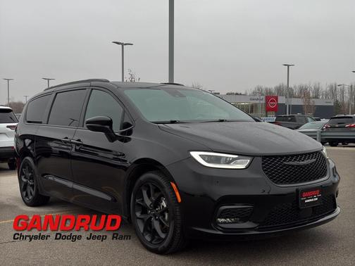 2024 Chrysler Pacifica Touring-L