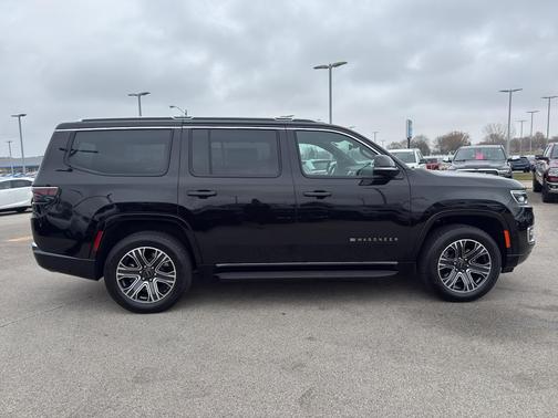 2025 Jeep Wagoneer Base