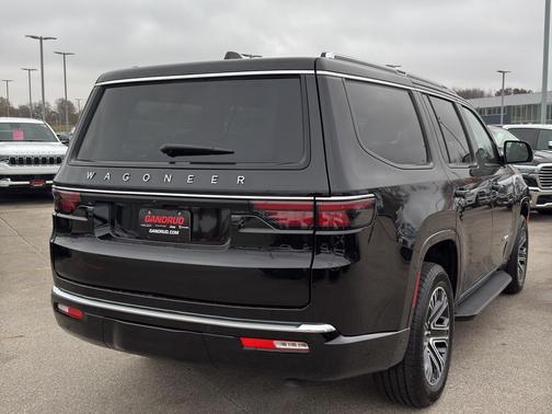 2025 Jeep Wagoneer Base