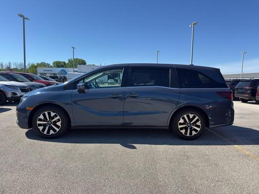 White 2025 Honda Odyssey EX-L