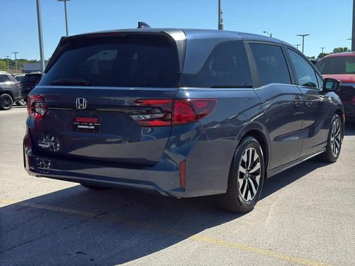 White 2025 Honda Odyssey EX-L
