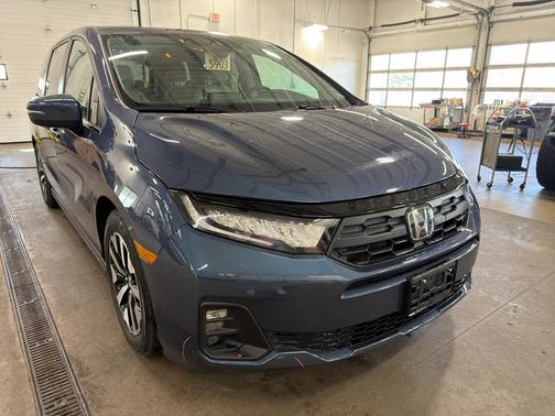 White 2025 Honda Odyssey EX-L