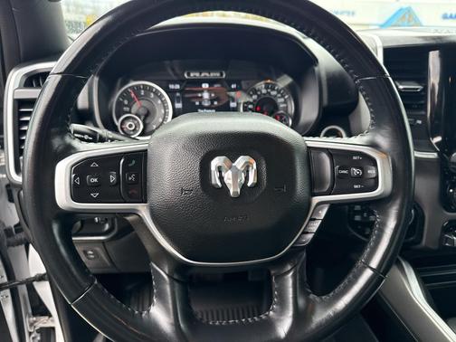 Bright White Clearcoat 2022 RAM 1500 Big Horn