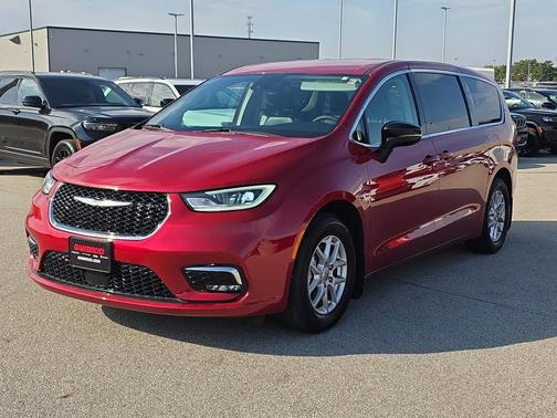 2024 Chrysler Pacifica Touring-L
