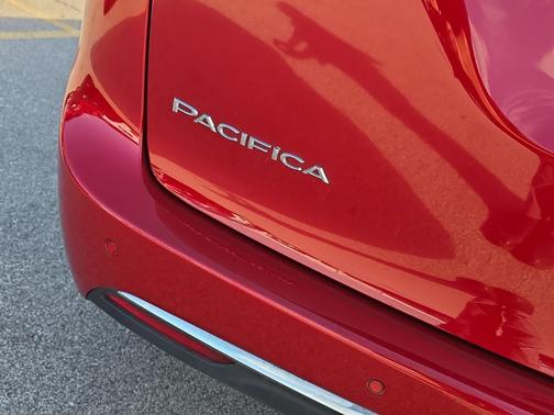 2024 Chrysler Pacifica Touring-L