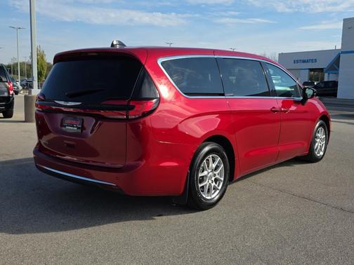 2024 Chrysler Pacifica Touring-L