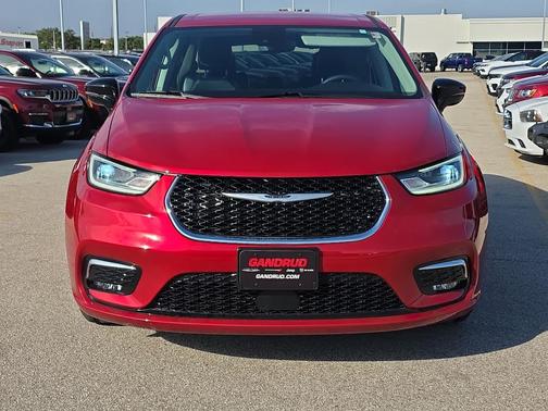 2024 Chrysler Pacifica Touring-L