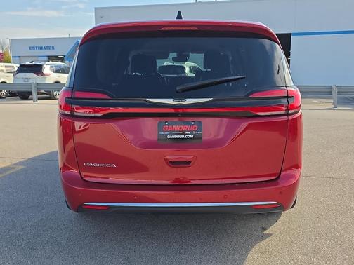 2024 Chrysler Pacifica Touring-L