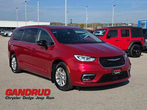 2024 Chrysler Pacifica Touring-L