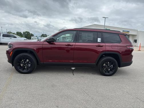 2025 Jeep Grand Cherokee L Laredo