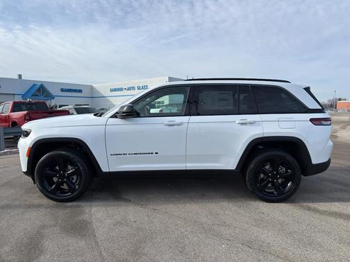 Bright White Clearcoat 2026 Jeep Grand Cherokee Limited