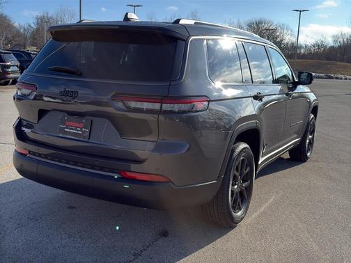 Metallic 2026 Jeep Grand Cherokee L Laredo