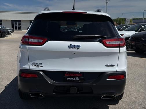 Bright White Clearcoat 2015 Jeep Cherokee Latitude