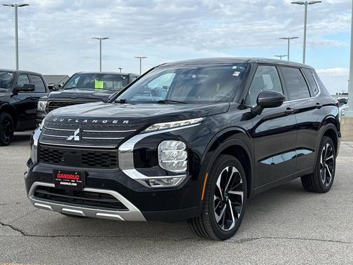 2022 Mitsubishi Outlander SE