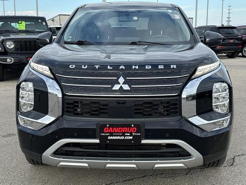 2022 Mitsubishi Outlander SE