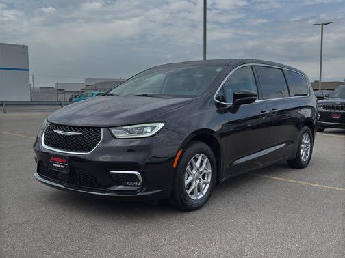 2023 Chrysler Pacifica Touring-L