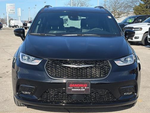 2025 Chrysler Pacifica Hybrid Select