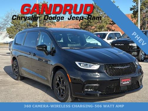 2025 Chrysler Pacifica Hybrid Select
