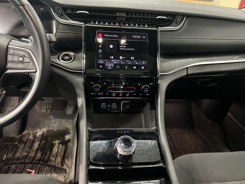 2021 Jeep Grand Cherokee L Laredo