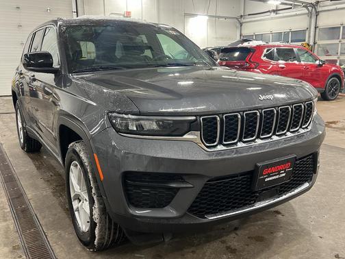 2024 Jeep Grand Cherokee Laredo