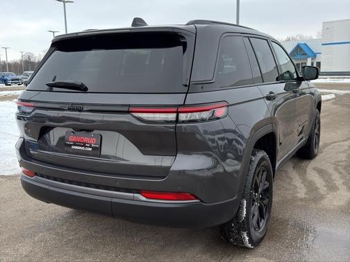 2026 Jeep Grand Cherokee Laredo