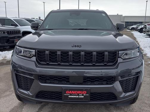 2026 Jeep Grand Cherokee Laredo