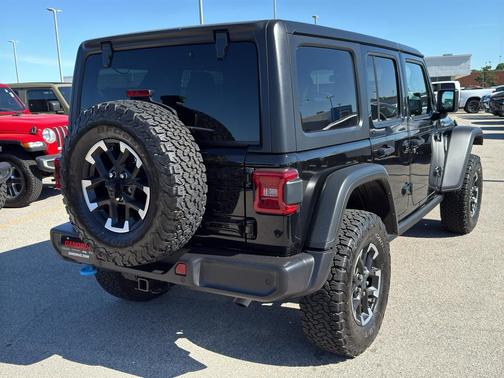 Black Clearcoat 2025 Jeep Wrangler 4xe Rubicon