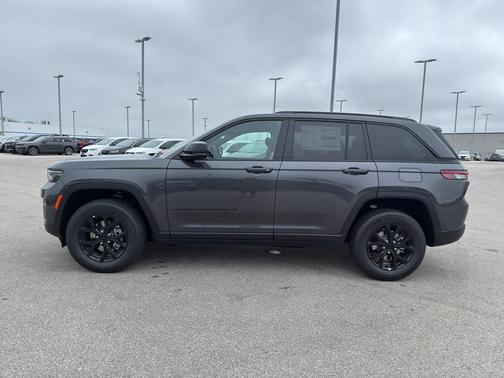 2025 Jeep Grand Cherokee Laredo