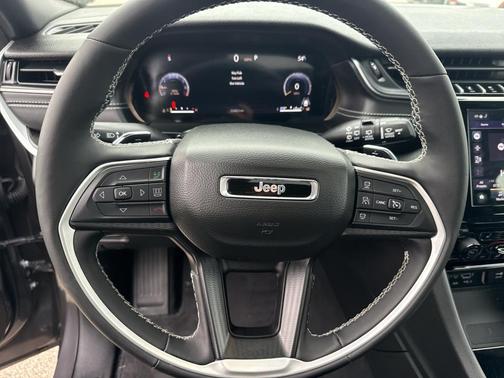 Metallic 2025 Jeep Grand Cherokee Laredo