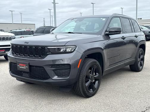 Metallic 2025 Jeep Grand Cherokee Laredo